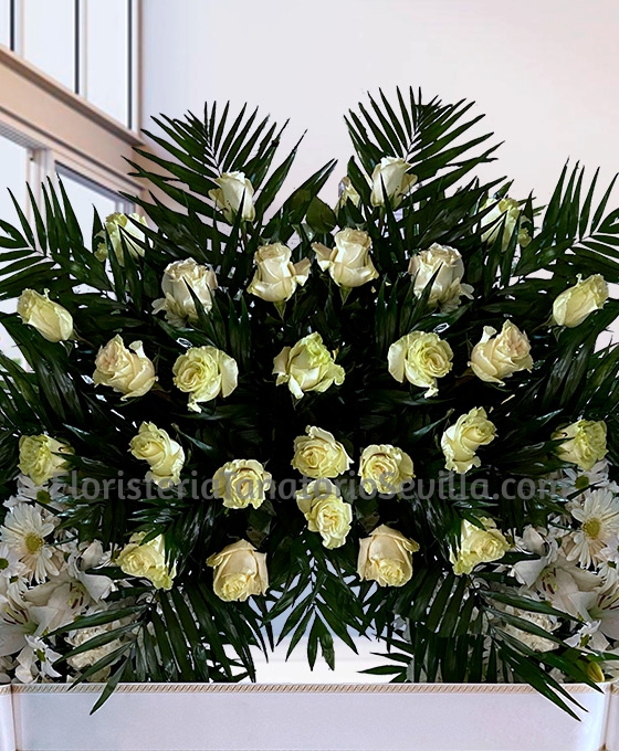 Corona funeraria rosas blancas
